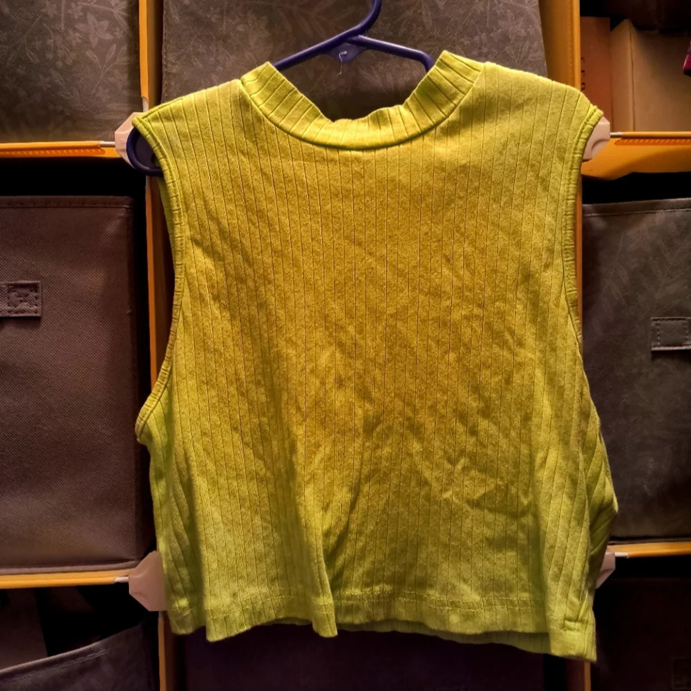 Ribbed neon green L women's form fitting crop top collar sleeveless dress shirt